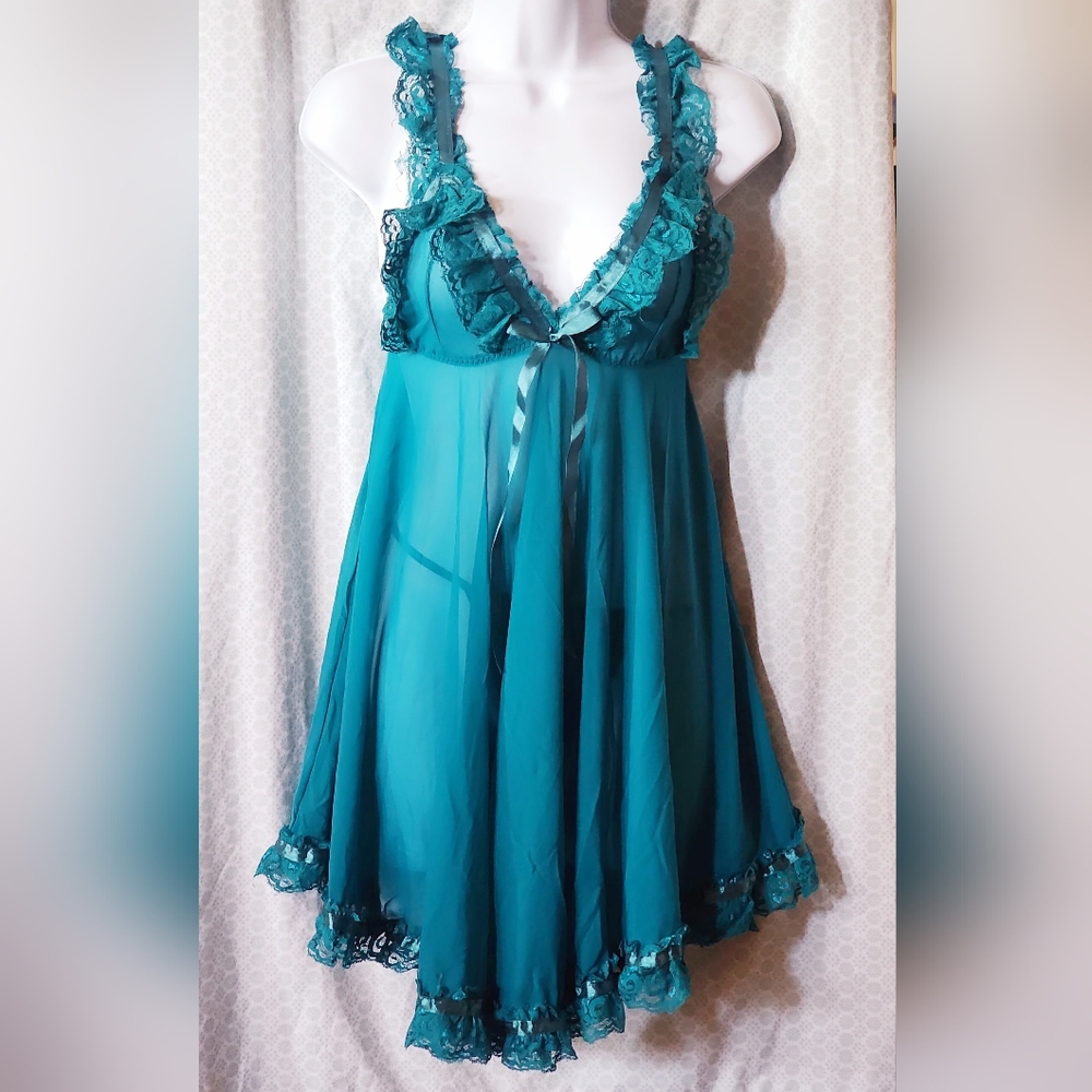 Night gown with matching undies.  Fits sml/med.  New without tag.